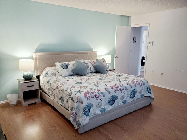 Building Photo - 2203 43rd St W