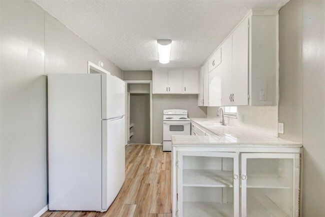 Building Photo - 1911 NW Smith Ave