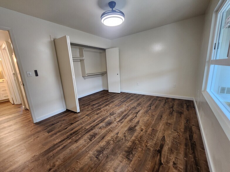 Bedroom 1 - 431 S Simpson Ave