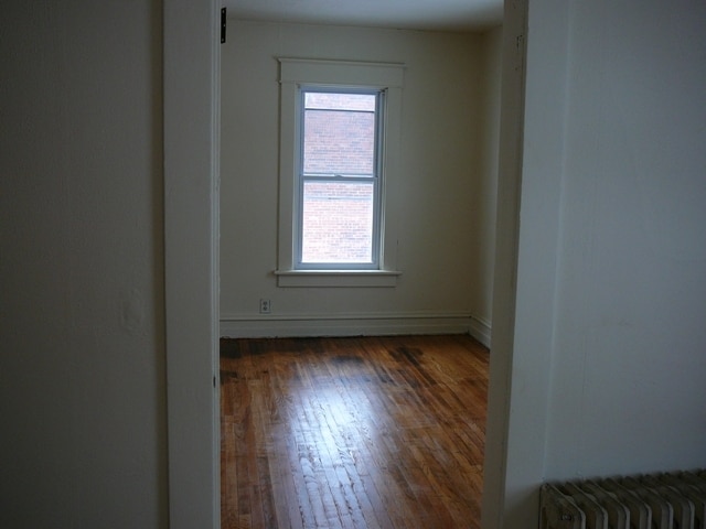 Building Photo - 457 W 8th St