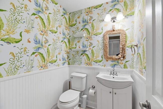 Building Photo - A Private Townhouse Getaway in Old Atlantic Beach