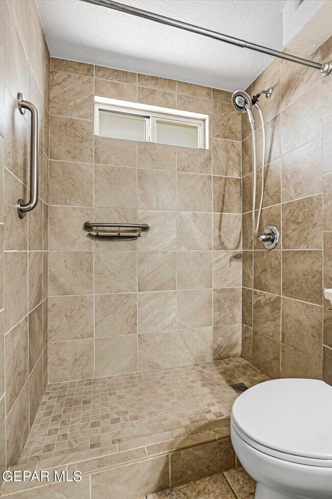 Building Photo - 6141 Loma De Cristo Dr