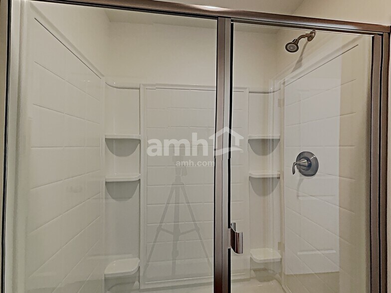 Building Photo - 12433 83rd Ave E