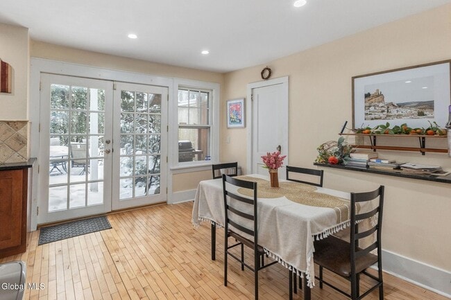 Building Photo - 83 Spring St