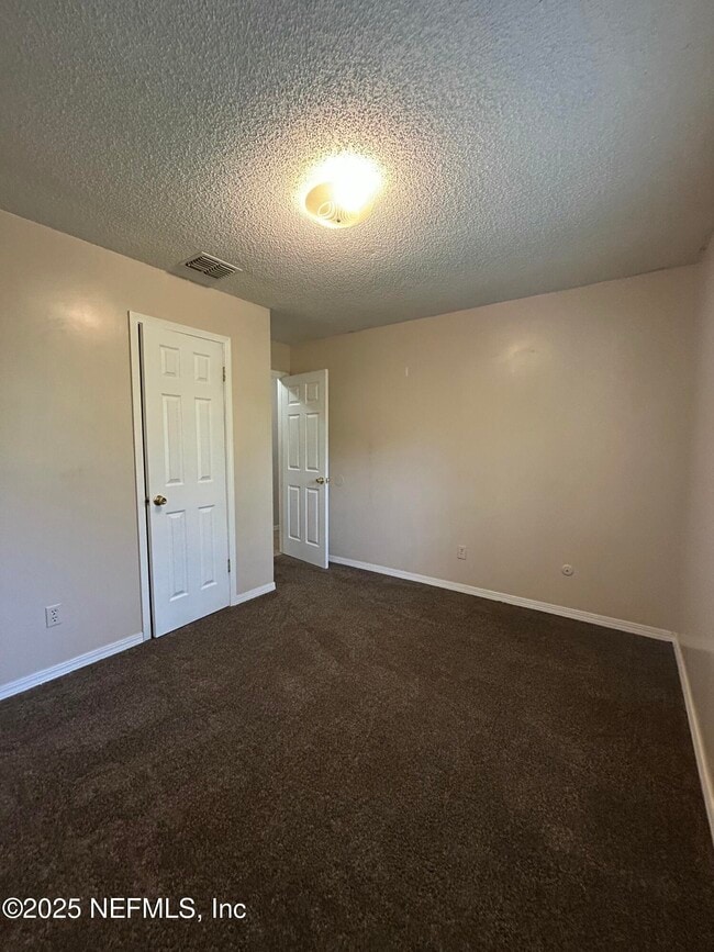 Building Photo - 460 Crabapple Ct
