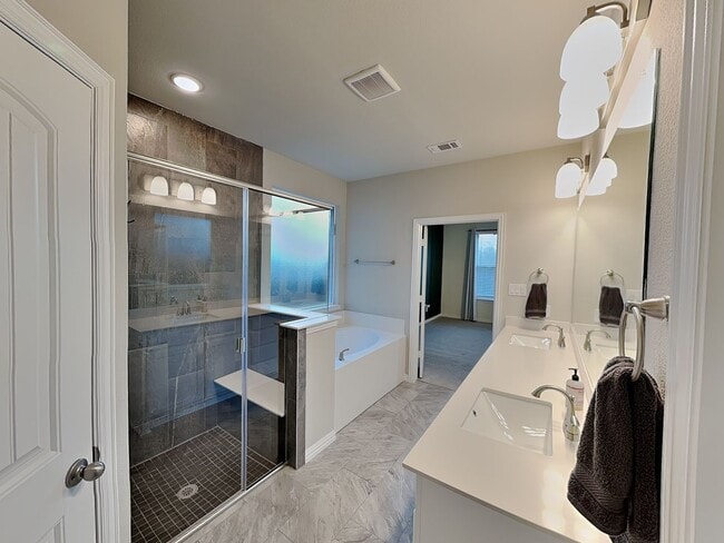 Building Photo - Highly sought-after Morningstar Addition in Aledo!