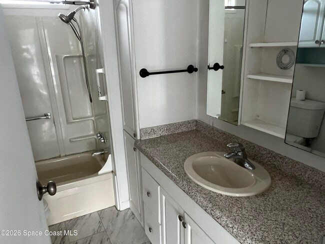 Building Photo - 1142 Parkview Ct NE