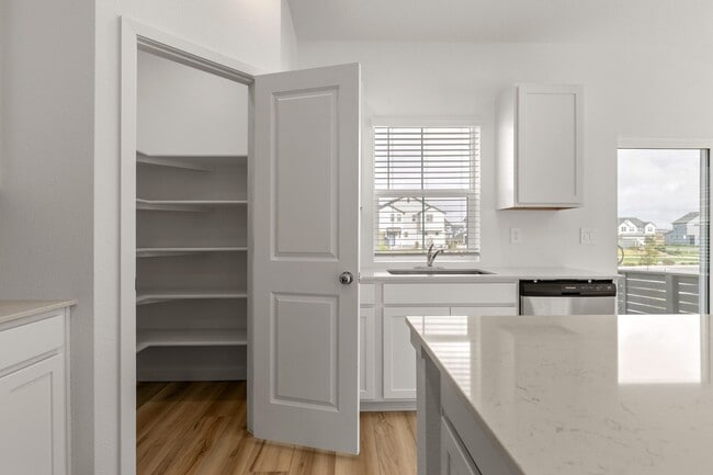 Building Photo - 6155 Drum Pl