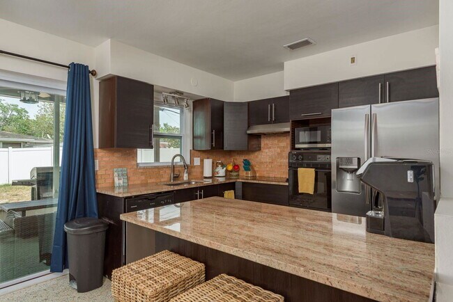 Building Photo - 2153 Pocahontas Dr