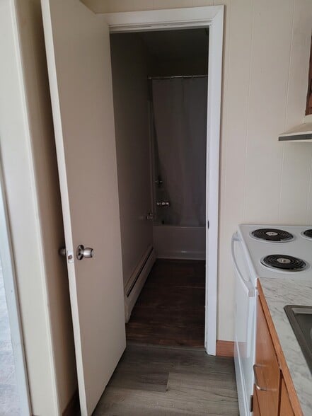 Kitchen - 101 Mitchell St