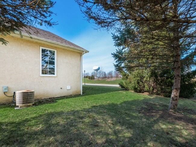 Building Photo - 532 Radcliff Dr