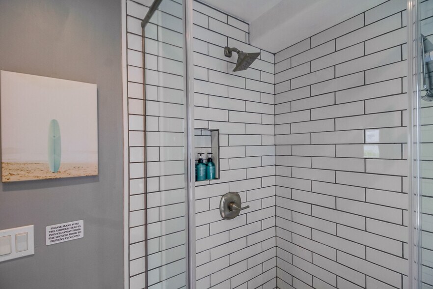 Building Photo - 735 Whiting Ct