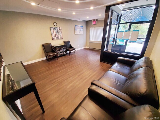 Building Photo - 87-30 62nd Ave