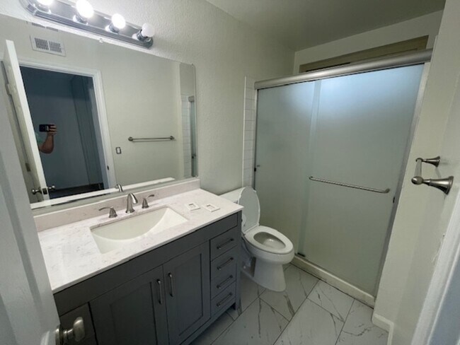 Building Photo - 13161 Shalimar Pl