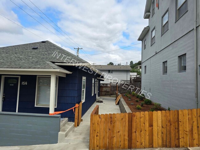 Building Photo - Recently Remodeled 2 Bd Home in Kalama with W/D Hookups!