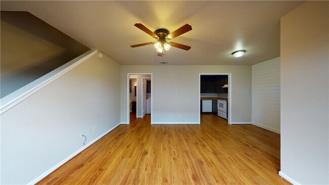 Building Photo - 2807 Longmire Dr