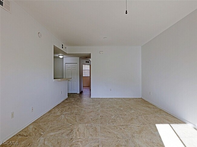 Building Photo - 15385 Bellamar Cir