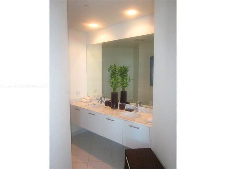 Building Photo - 55 SE 6th St