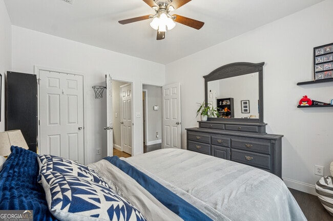 Building Photo - 3354 Collier Point NE