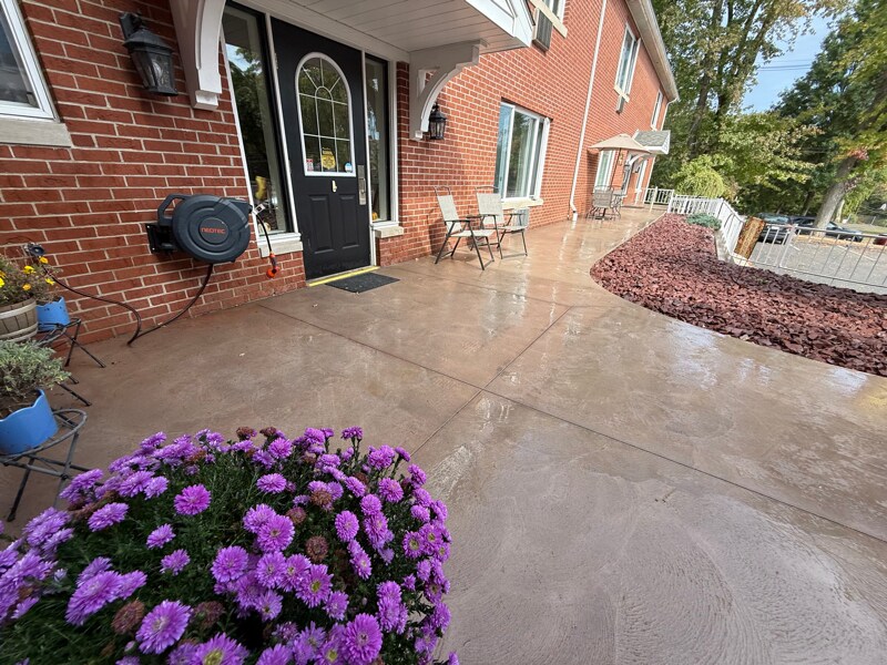 Building Photo - 302 15th St