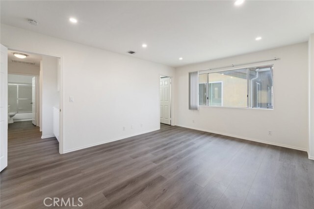 Building Photo - 731 E Cypress Ave
