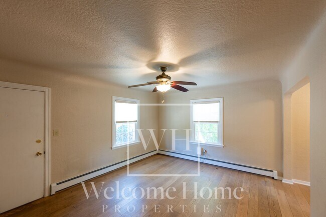 Building Photo - Vintage Home with Room to Entertain