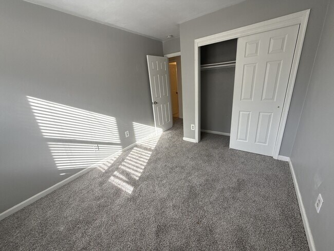 Building Photo - 5537 Lynbrook Lndg