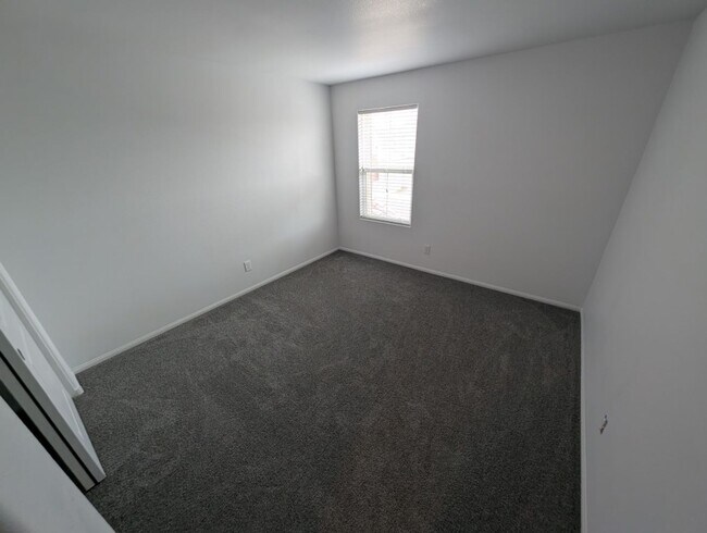 Building Photo - 10282 Massachusetts Ln