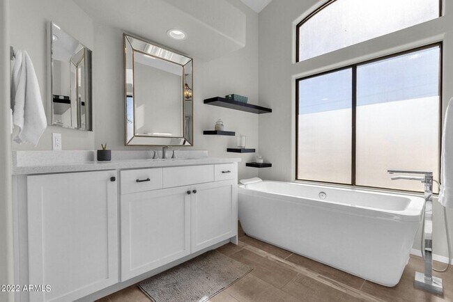Building Photo - Marshall Ranch Five Bedroom