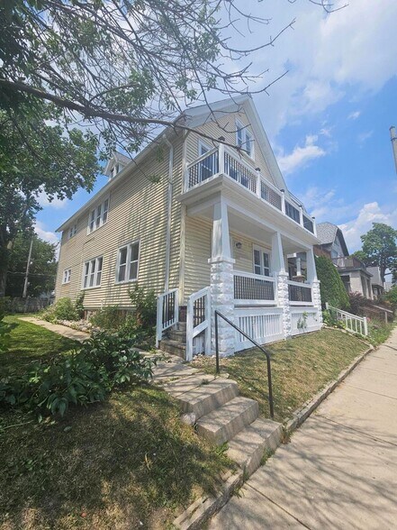 Building Photo - 2611 N Holton St