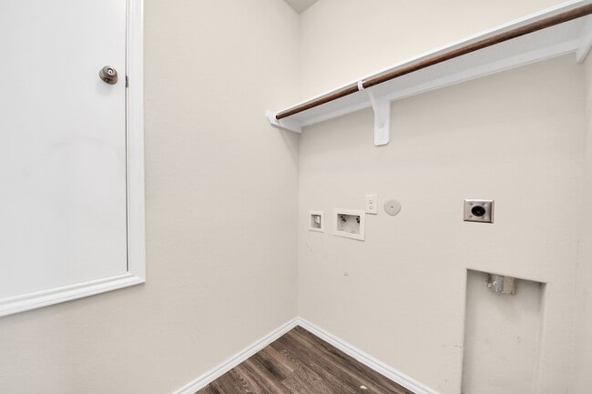 Building Photo - 14626 Sierra Garden Dr