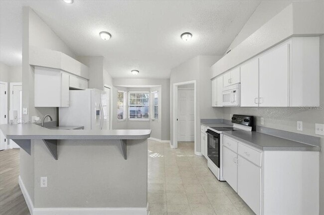 Building Photo - 985 Highland Crest Cir