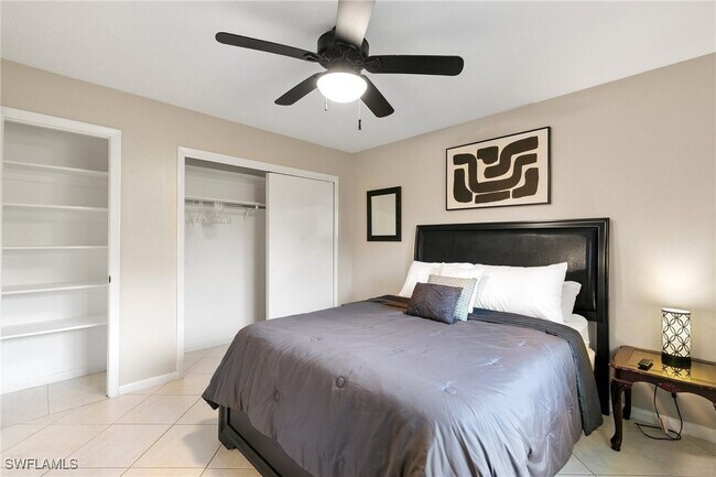 Building Photo - 3830 SE 12th Ave