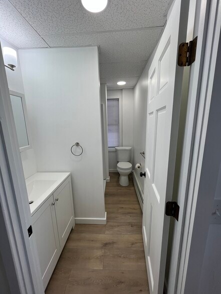 Building Photo - 211 Oxford St