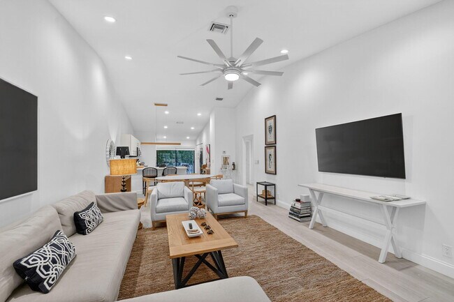 Building Photo - 2904 Spanish Trail