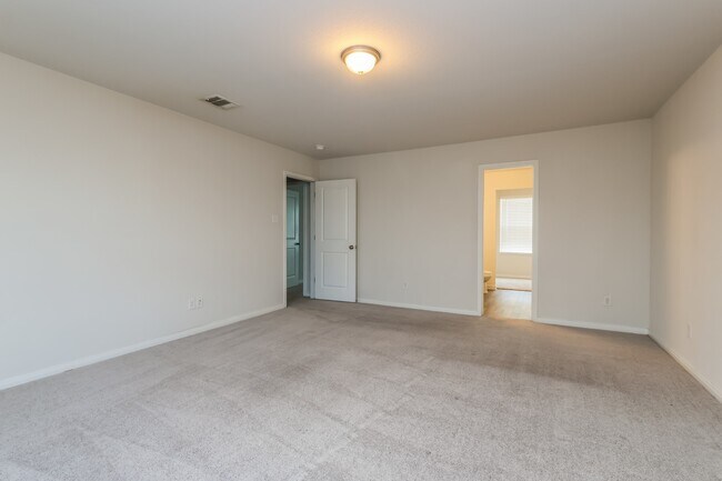 Building Photo - 10083 Cerritos dr