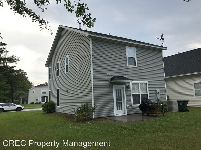 Building Photo - 190 Recess Dr