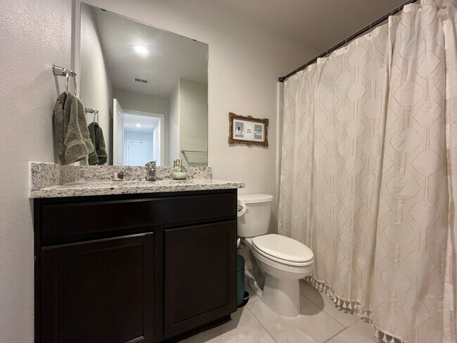 Building Photo - RANCHO VISTA CORNER LOT HOME! DOG FRIENDLY