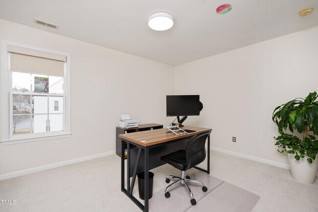 Building Photo - 930 Pristine Ln