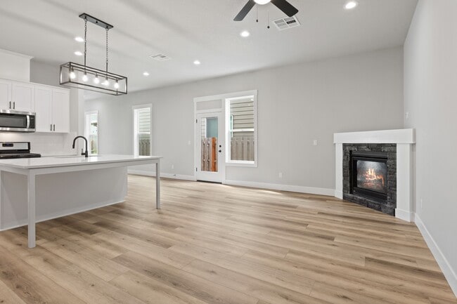 Building Photo - 1026-KE1026 Sassafras St