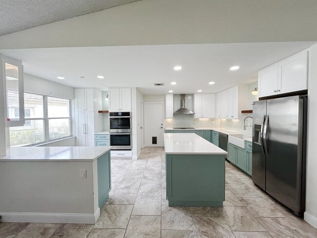 Building Photo - 6376 Breckenridge Cir