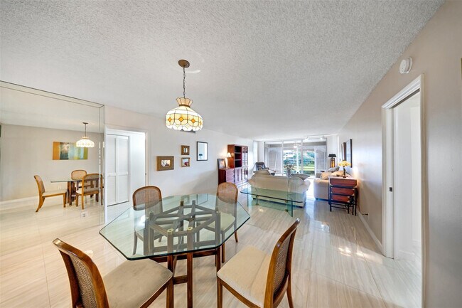 Building Photo - 800 Cypress Grove Dr