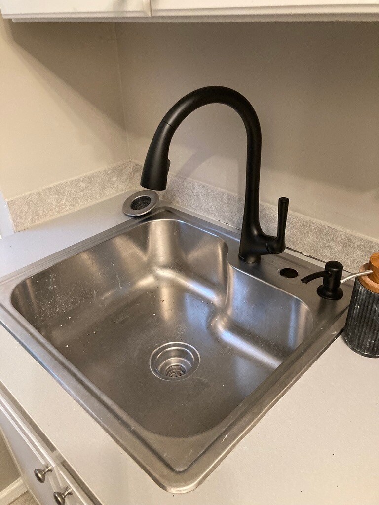 Building Photo - 100 Woodside Grn