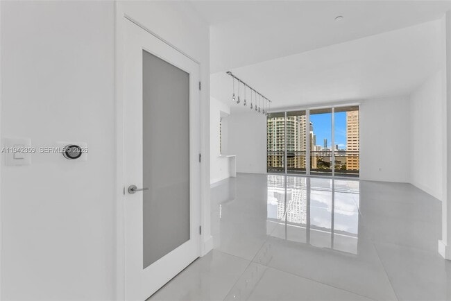 Building Photo - 901 Brickell Key Blvd