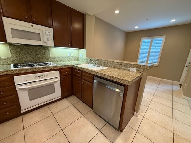 Building Photo - 2bd 2.5 bath in Turtle Ridge