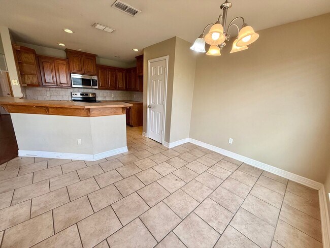 Building Photo - 8340 Stonebridge Way