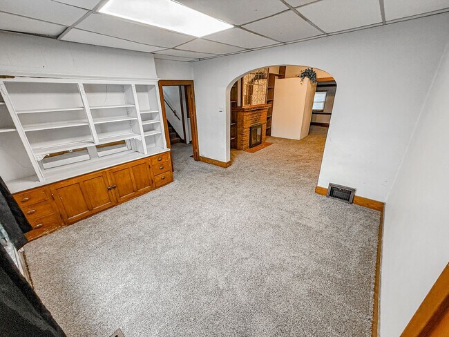 Building Photo - SE - Main &amp; 23rd St N