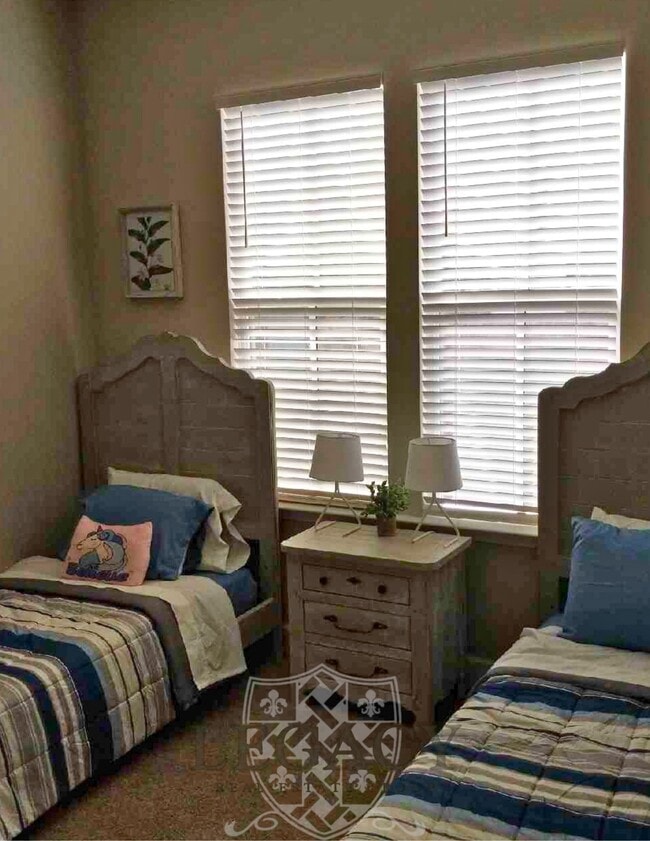 Building Photo - 708 Goswell Dr