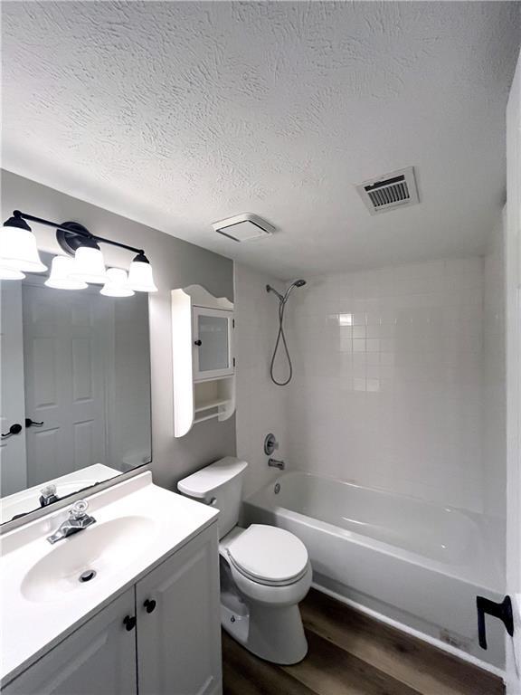 Building Photo - 3030 Steeplechase Dr