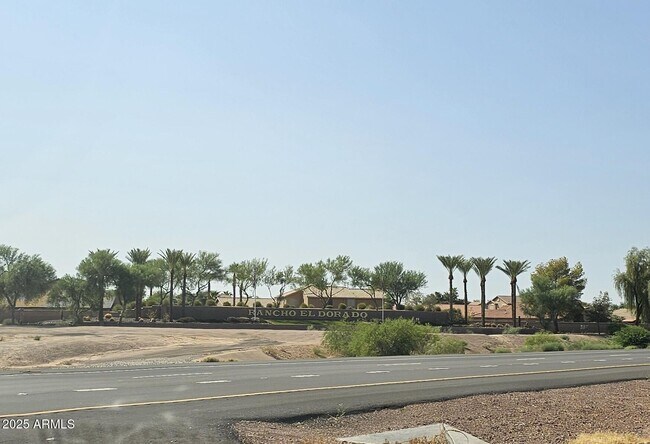 Building Photo - 42804 W Sunland Dr